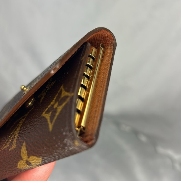 Louis Vuitton LOUIS VUITTON key  case Holder - Picture 7 of 12